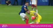 Mbappe nhận thẻ vàng vì hành động khó hiểu với thủ môn Tây Ban Nha