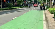 Mảng sơn xanh ở trạm xe buýt TP.HCM sáng hơn để tăng nhận diện