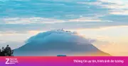 Mây hình đĩa bay khổng lồ xuất hiện trên đỉnh núi Bà Đen