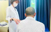 Đàn ông 65 tuổi suy gan suy thận vì chủ quan với ho