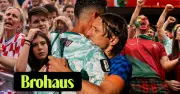 Nửa ngày công xem đá bóng: Khoảnh khắc Modric và Ronaldo khiến cả thế giới xúc động