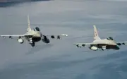 Na Uy viện trợ 92 xe bọc thép và 14 tiêm kích F-16 cho Ukraine