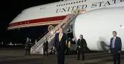Ông Trump bất ngờ không dùng chuyên cơ Qatar tặng vì lo ngại an ninh