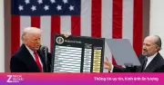 Ông Trump chuẩn bị áp thuế 100% với thuốc generic, gây lo ngại chuỗi cung ứng