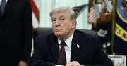 Ông Trump cảnh báo 1.000 tên lửa sẵn sàng lao tới Iran