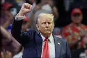 Ông Trump kiếm bộn tiền từ kinh doanh tiền ảo, thu nhập khủng
