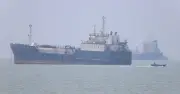Ông Trump muốn thu phí 20% hàng hóa qua eo Hormuz, Iran đáp trả