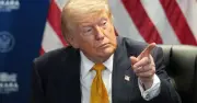 Ông Trump yêu cầu tòa tối cao xem xét lại phán quyết về quyền công dân