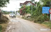 Nghệ An: 500m đường dự án 126 tỷ đồng thành điểm nghẽn, dân khổ sở vì bụi bẩn