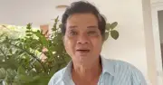 Nghệ sĩ Mai Trần tập phục hồi sau nhồi máu não, vợ đồng hành