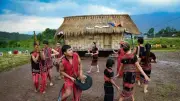 Nghệ sĩ trẻ tìm về văn hóa truyền thống: Sáng tạo hay 'xuyên tạc'?