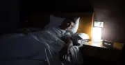 Nghiên cứu 10 năm: Giờ đi ngủ thất thường tăng gấp đôi nguy cơ tim mạch