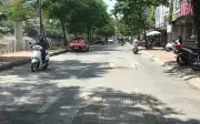 Người dân lưu thông trên tuyến đường giáp Nhật - Nguyễn Trãi sau điều chỉnh để tiết kiệm thời gian
