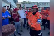 Người dân Venezuela mừng sinh nhật tri ân đoàn cứu hộ El Salvador
