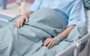 Người đàn ông 45 tuổi ngộ độc ciguatoxin sau khi ăn trứng cá chép suối