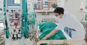 Người đàn ông 68 tuổi suy gan thận sau khi ăn mật cá trắm