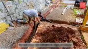 Người đàn ông Pháp phát hiện kho vàng trị giá hơn 20 tỷ đồng dưới vườn nhà mới mua
