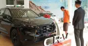 Người Việt mua ô tô: Tâm lý 'cố thêm' để lấy bản cao phổ biến