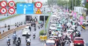 Ngày đầu AEON Đà Nẵng mở cửa: Kẹt xe kéo dài trước hầm chui Điện Biên Phủ
