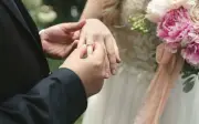 Nhà gái trao của hồi môn gần 31 tỷ đồng nhưng chú rể không vui trong ngày cưới