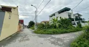 Nhà xây từ năm 1999, một nửa nằm ngoài đất đã cấp sổ đỏ: Xử lý thế nào?