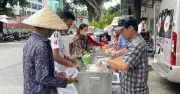 Những suất cơm trao gửi yêu thương tại Bếp từ thiện Nhơn Hòa