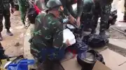 Đoàn cứu hộ Việt Nam tại Venezuela nỗ lực thực hiện nhiệm vụ giữa nắng nóng