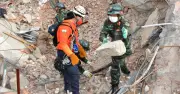 Đoàn cứu hộ Việt Nam tìm thấy 45 thi thể sau động đất Venezuela
