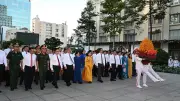 Đoàn đại biểu dâng hoa tưởng nhớ Chủ tịch Hồ Chí Minh tại TP.HCM