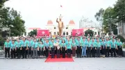 Đoàn đại biểu TP.HCM dâng hoa, báo công trước tượng đài Bác Hồ
