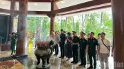 Đoàn Khoa Công tác đảng, công tác chính trị Học viện Quân y tham quan thực tế tại Quảng Trị