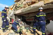Đoàn Việt Nam đưa 11 nạn nhân động đất tại Venezuela ra khỏi đống đổ nát