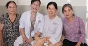 Phụ nữ 62 tuổi từ Mỹ về Việt Nam phẫu thuật sa tạng chậu thành công