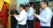Phó Thủ tướng Lê Tiến Châu dâng hương tưởng nhớ Anh hùng Ngô Thị Tuyển