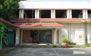 Phan Thiết: Nhiều trụ sở cũ bỏ hoang, chờ chuyển đổi công năng
