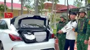 Phát hiện 3.990 bao thuốc lá lậu trên xe ô tô ở Long An