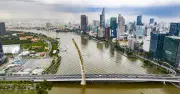 Qua một con đường, một cây cầu: Giá căn hộ tại TP.HCM chênh thêm vài tỷ đồng