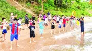 Quảng Trị: Gần 1.000 trẻ em được dạy bơi miễn phí trong hè 2025