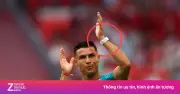 Ronaldo đeo thiết bị lạ trên tay trước trận gặp Croatia