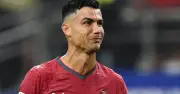 Ronaldo nghẹn ngào bật khóc chia tay World Cup sau thất bại của Bồ Đào Nha
