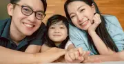 Số lượng sách trong nhà ảnh hưởng lớn đến học vấn của trẻ