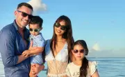 Siêu mẫu Hà Anh khoe khoảnh khắc gia đình hạnh phúc tại Maldives
