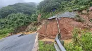 Sạt lở làm cắt đứt hoàn toàn mặt đường Quốc lộ 12 nối Lai Châu - Điện Biên