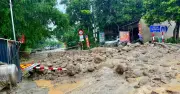 Đất đá sạt lở tràn vào nhà dân: Một xã hứng 2 vụ trong nửa ngày