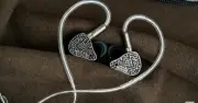 Tai nghe Binary Acoustics 1900: Bản giao hưởng ấm áp và dễ nghe