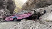 Tai nạn xe buýt tại Pakistan: 10 người thiệt mạng, nhiều người bị thương