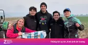 Thủ môn Dibu Martínez được giải cứu sau sự cố xe mắc kẹt ở Argentina