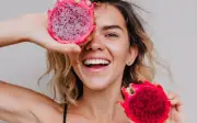 Thanh long ruột trắng hay ruột đỏ tốt hơn? Chuyên gia dinh dưỡng giải đáp