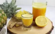 Thời điểm uống nước ép dứa gừng muối tốt nhất cho sức khỏe