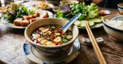 Thói quen ăn nhiều nước chấm: Thận có thể phải 'gánh' hậu quả nặng nề